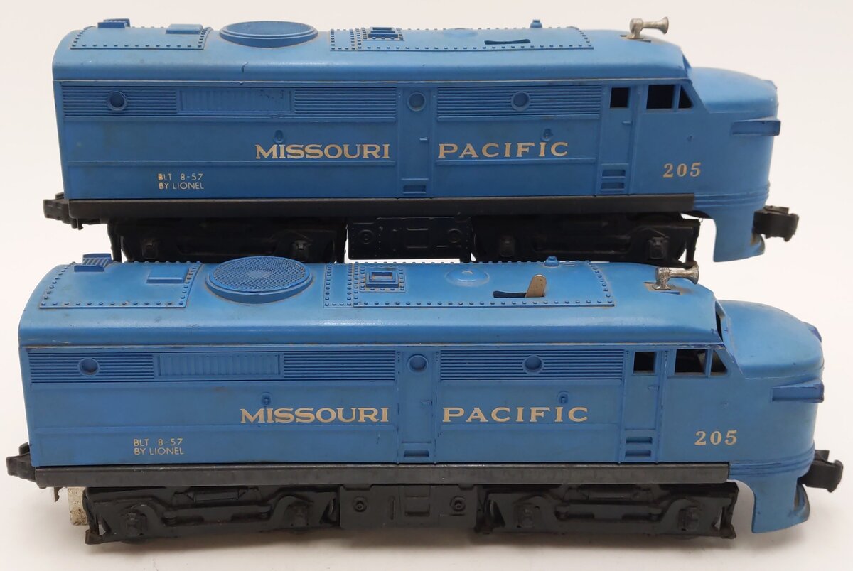 Lionel 205 Vintage O Missouri Pacific Alco AA Diesel Locomotive Set VG