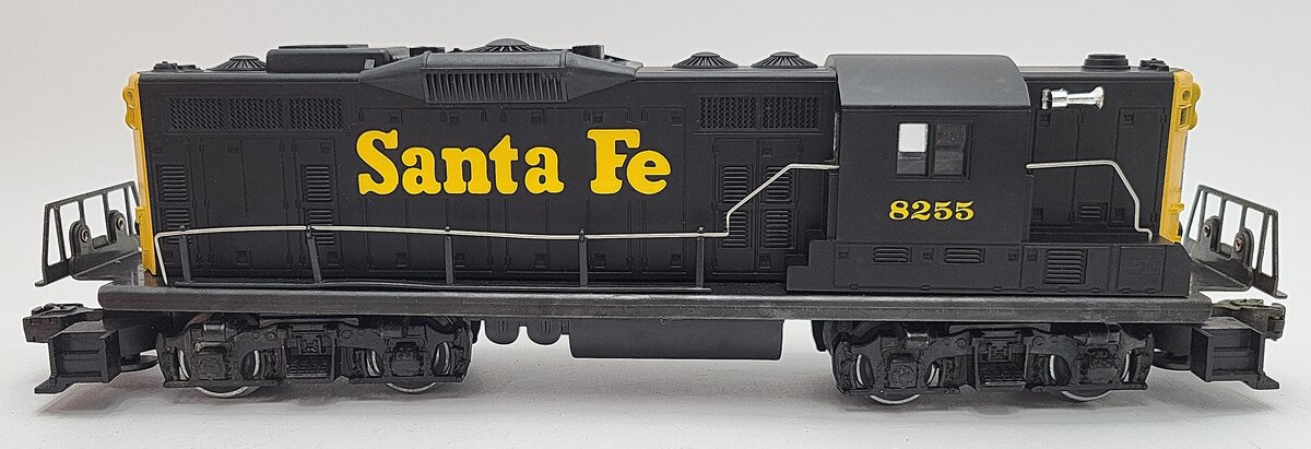 Lionel 6-8255 O Gauge Santa Fe GP-9 Dummy Diesel Locomotive EX/Box