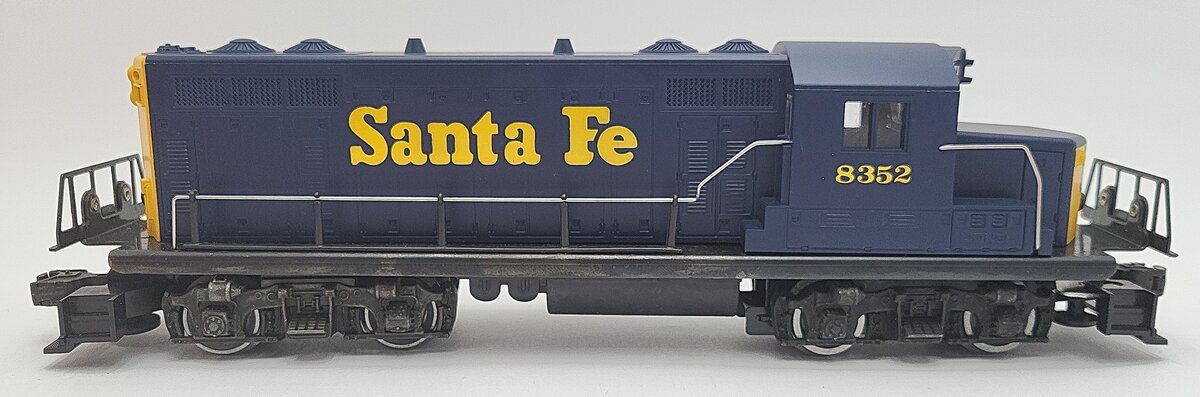 Lionel 6-8352 O Gauge Santa Fe GP-20 Powered Diesel Locomotive #8352 VG/Box