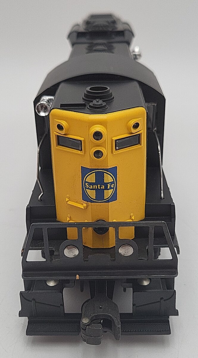Lionel 6-8250 O Gauge Santa Fe GP9 Powered Diesel Engine #8250 VG/Box