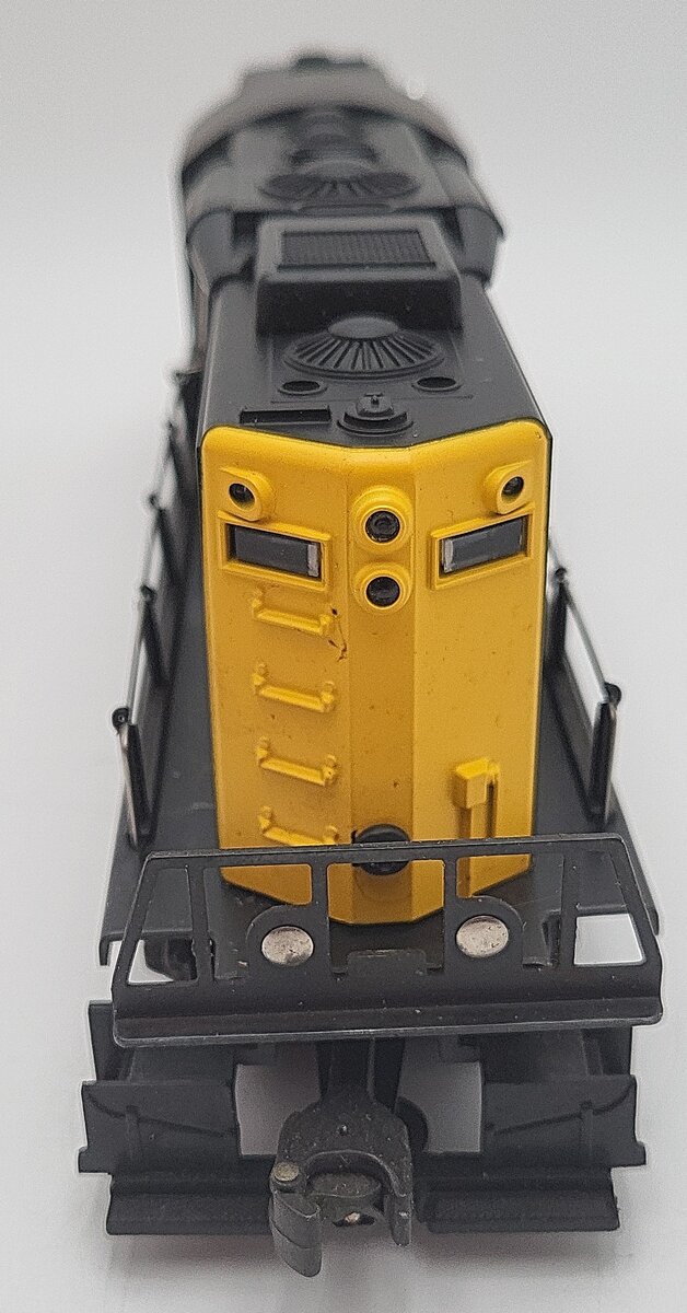 Lionel 6-8250 O Gauge Santa Fe GP9 Powered Diesel Engine #8250 VG/Box