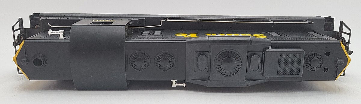 Lionel 6-8250 O Gauge Santa Fe GP9 Powered Diesel Engine #8250 VG/Box