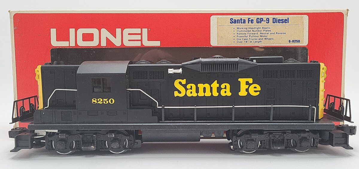 Lionel 6-8250 O Gauge Santa Fe GP9 Powered Diesel Engine #8250 VG/Box