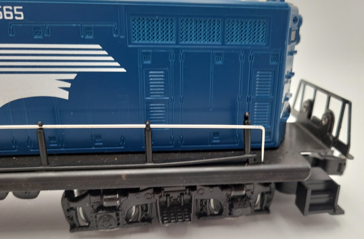 Lionel 6-8565 O Gauge Missouri Pacific GP-20 Dummy Diesel Locomotive EX/Box
