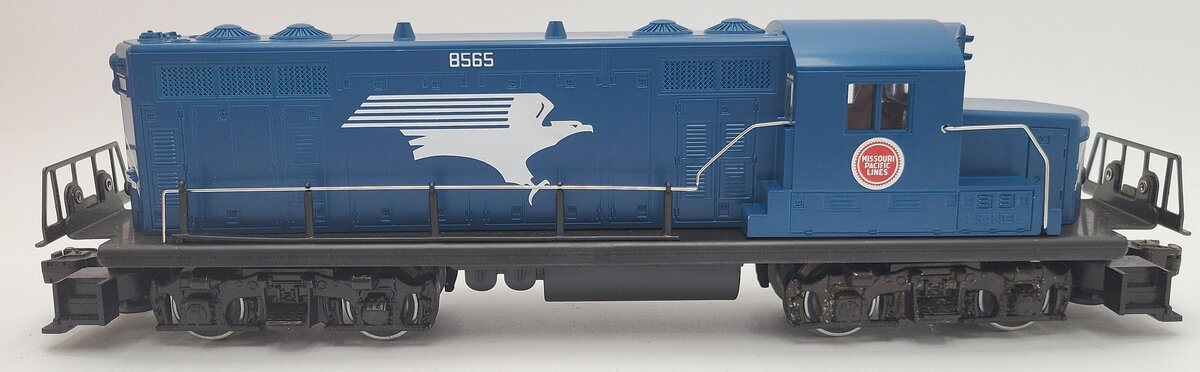 Lionel 6-8565 O Gauge Missouri Pacific GP-20 Dummy Diesel Locomotive EX/Box