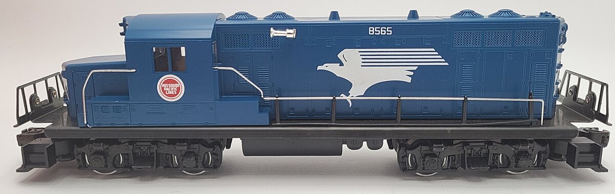 Lionel 6-8565 O Gauge Missouri Pacific GP-20 Dummy Diesel Locomotive EX/Box