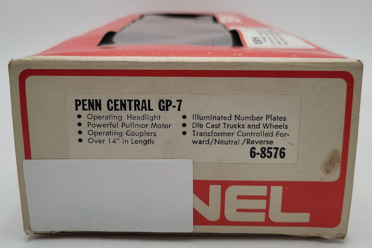 Lionel 6-8576 O Gauge Penn Central GP-7 Diesel Locomotive EX/Box