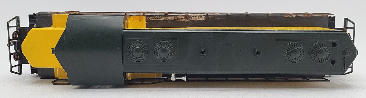 Lionel 6-8776 O Chicago & Northwestern GP20 Powered Diesel Locomotive VG