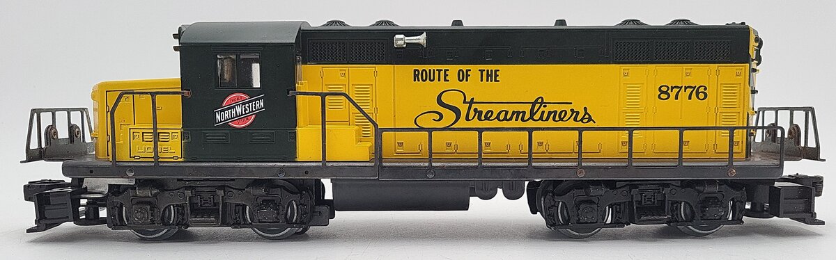 Lionel 6-8776 O Chicago & Northwestern GP20 Powered Diesel Locomotive VG
