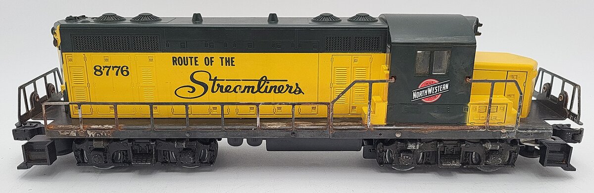 Lionel 6-8776 O Chicago & Northwestern GP20 Powered Diesel Locomotive VG