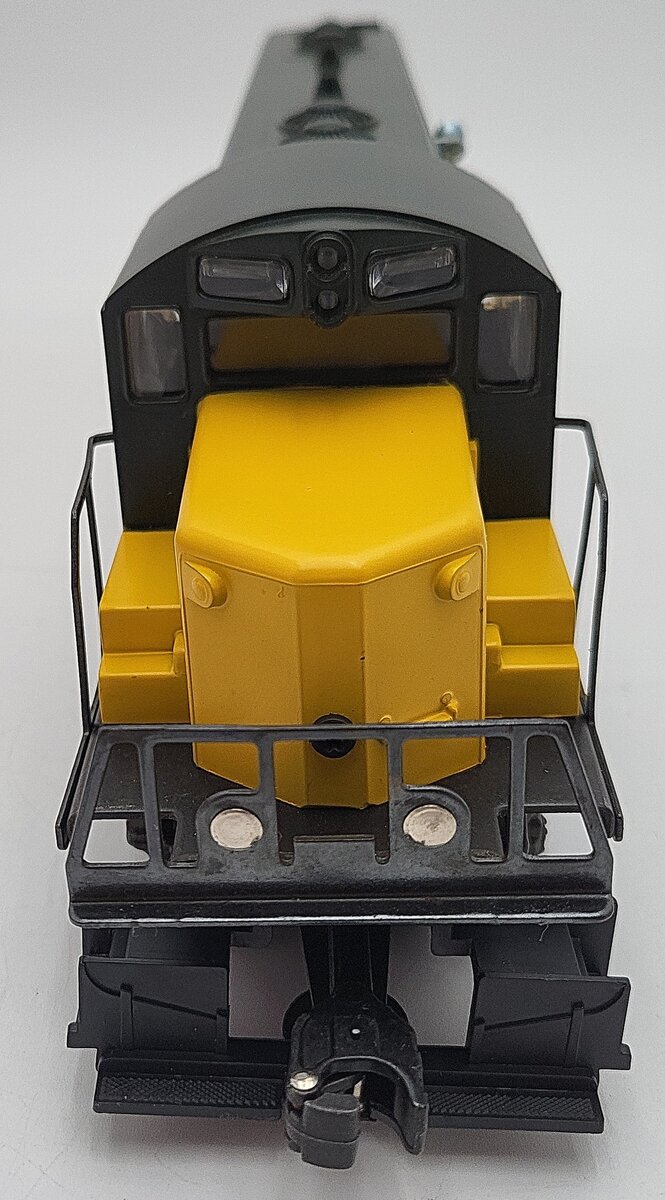 Lionel 6-8779 O Gauge Chicago and Northwestern GP-20 Dummy Diesel Locomotive VG/Box