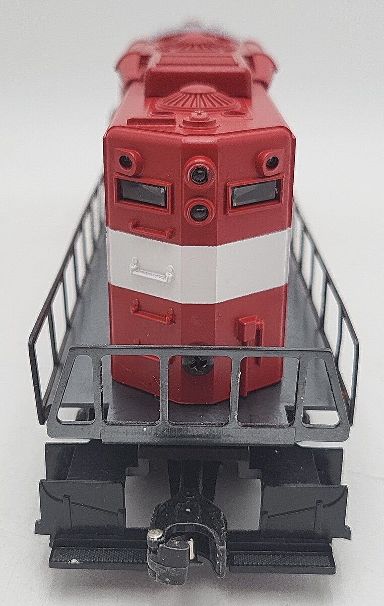 Lionel 6-8867 O Gauge Minneapolis and St. Louis GP9 Non-Powered Diesel Engine VG/Box