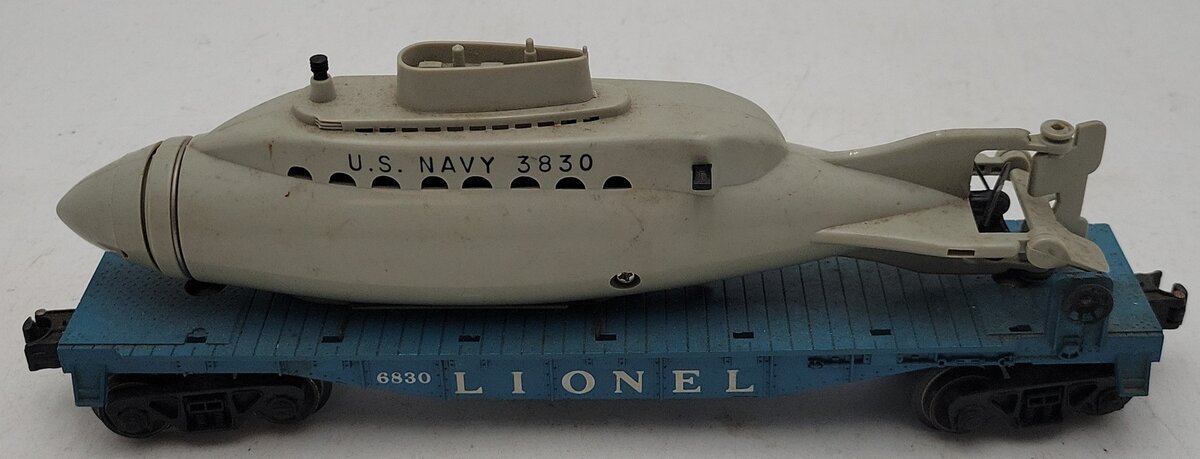 Lionel 6830 Vintage O Flatcar w/ Non Operating Submarine VG