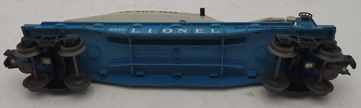 Lionel 6830 Vintage O Flatcar w/ Non Operating Submarine VG