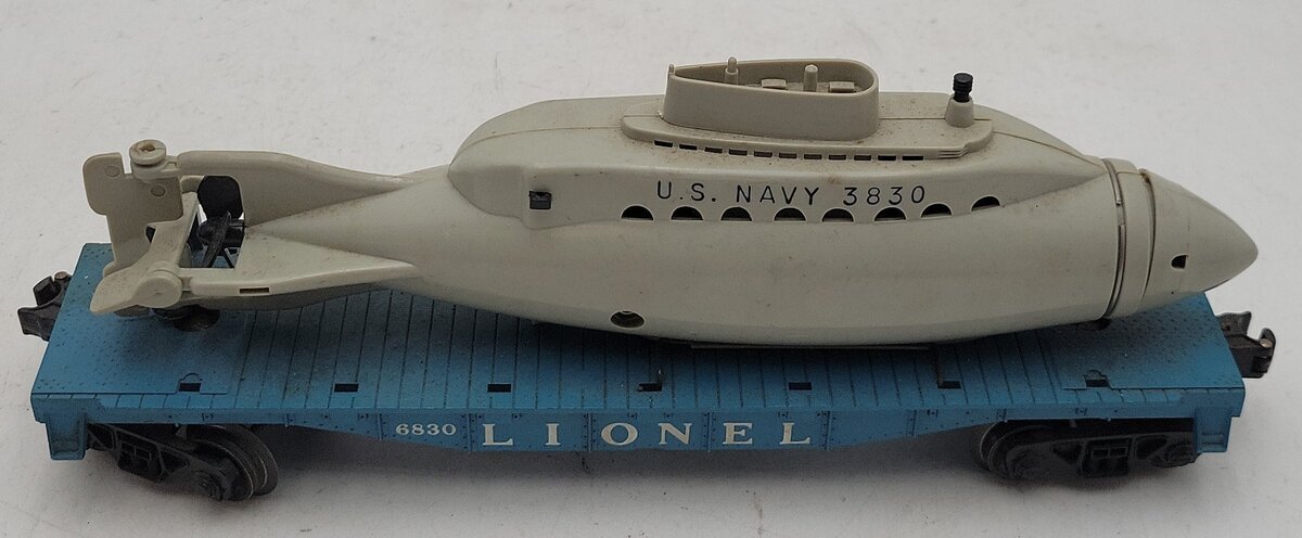 Lionel 6830 Vintage O Flatcar w/ Non Operating Submarine VG