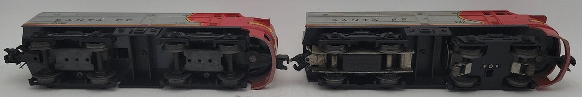 Lionel 220 Vintage O Santa Fe AA Diesel Locomotive Set VG