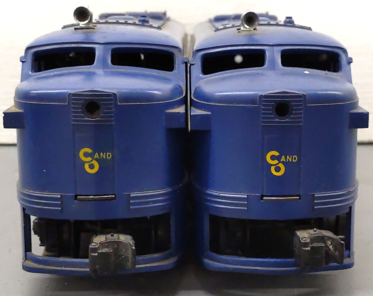 Lionel 225 Vintage O Chesapeake & Ohio AA Diesel Locomotive Set VG