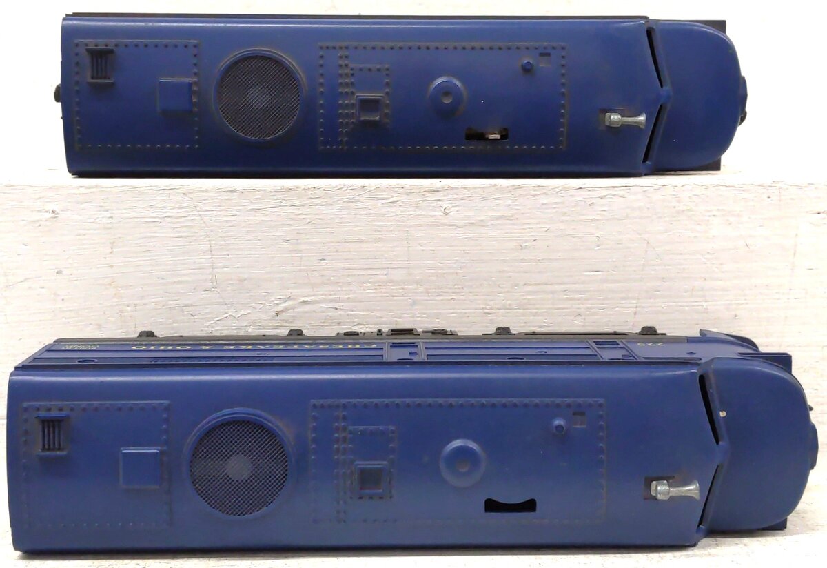Lionel 225 Vintage O Chesapeake & Ohio AA Diesel Locomotive Set VG