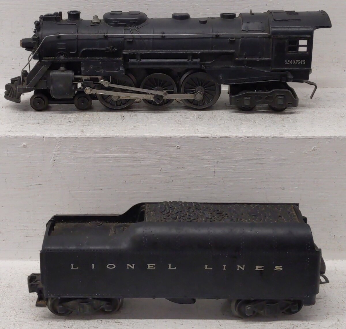 Lionel 2056 Vintage O 4-6-4 Steam Locomotive w/2046W Tender VG