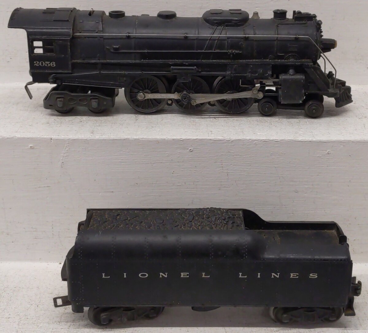 Lionel 2056 Vintage O 4-6-4 Steam Locomotive w/2046W Tender VG