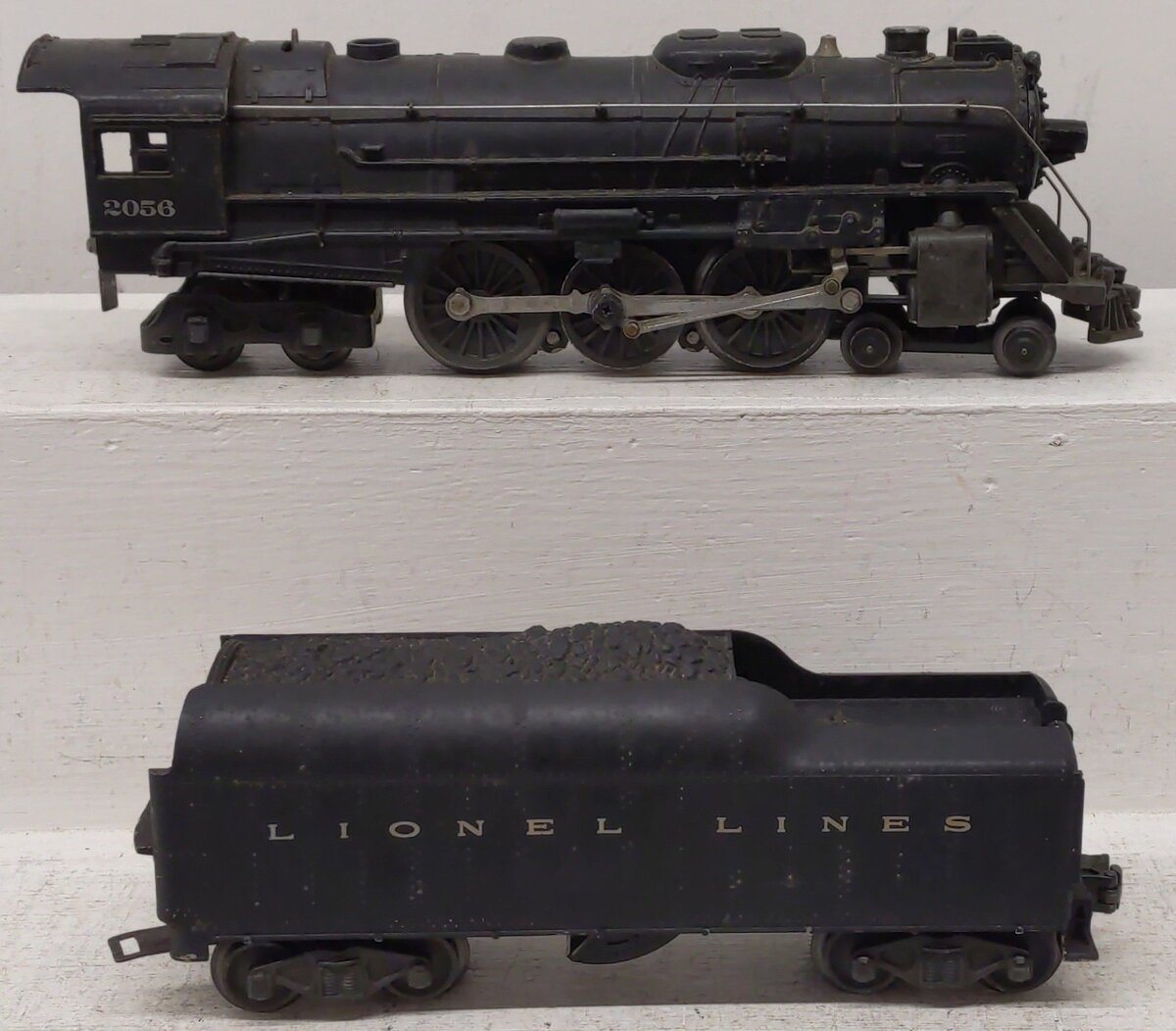 Lionel 2056 Vintage O 4-6-4 Steam Locomotive w/2046W Tender VG