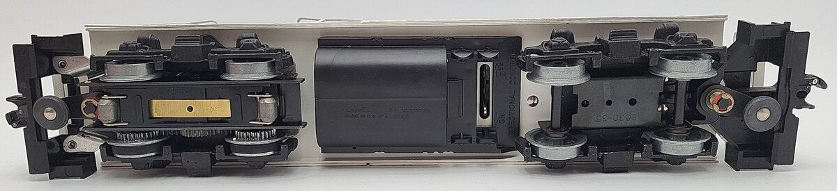 Lionel 6-8654 O Gauge Boston & Maine GP-9 Powered Diesel Locomotive #8654 EX/Box