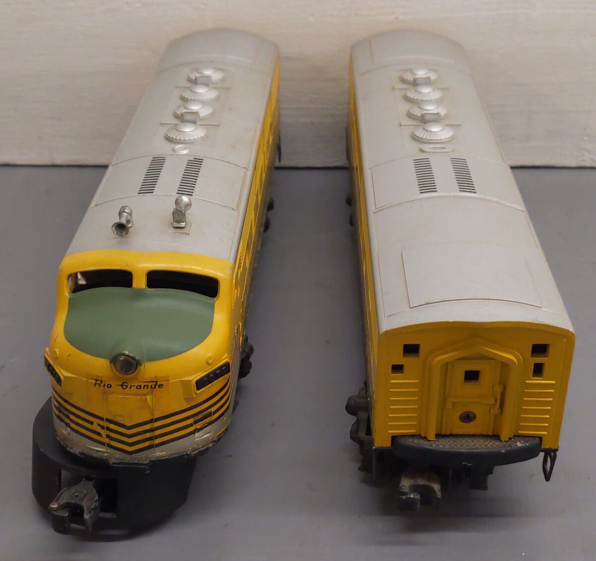 Lionel 2379 Vintage O Rio Grande F3 AB Diesel Locomotive Set VG/Box