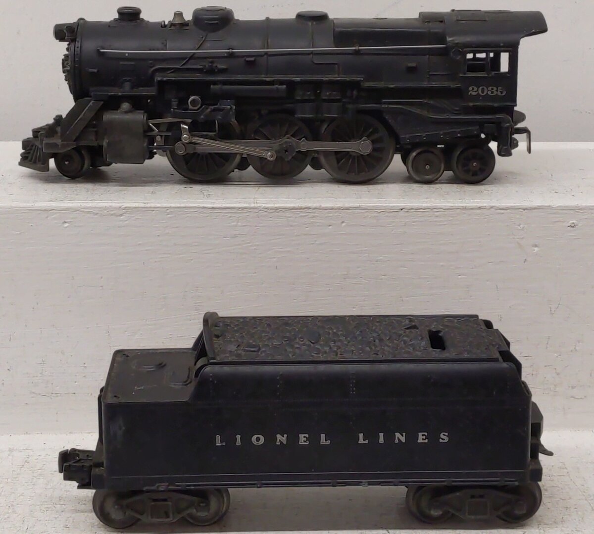 Lionel 2035 Vintage O 2-6-4 Die-Cast Postwar Steam Locomotive with 6466W Tender VG