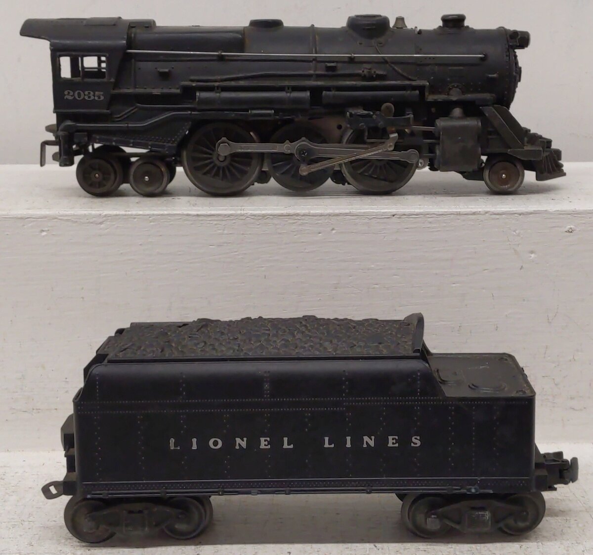 Lionel 2035 Vintage O 2-6-4 Die-Cast Postwar Steam Locomotive with 6466W Tender VG