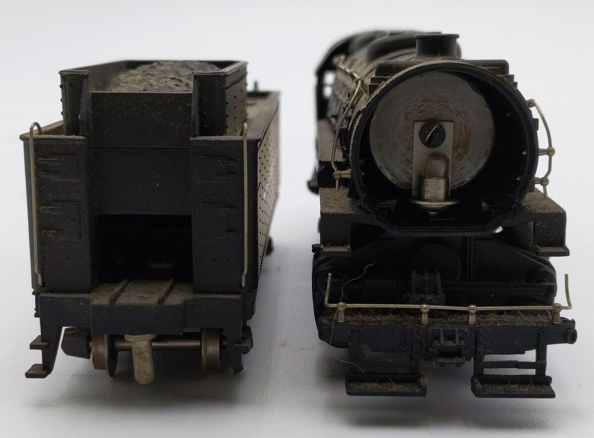 Rivarossi HO Scale Reading 0-8-0 Steam Locomotive w/ Tender #102
