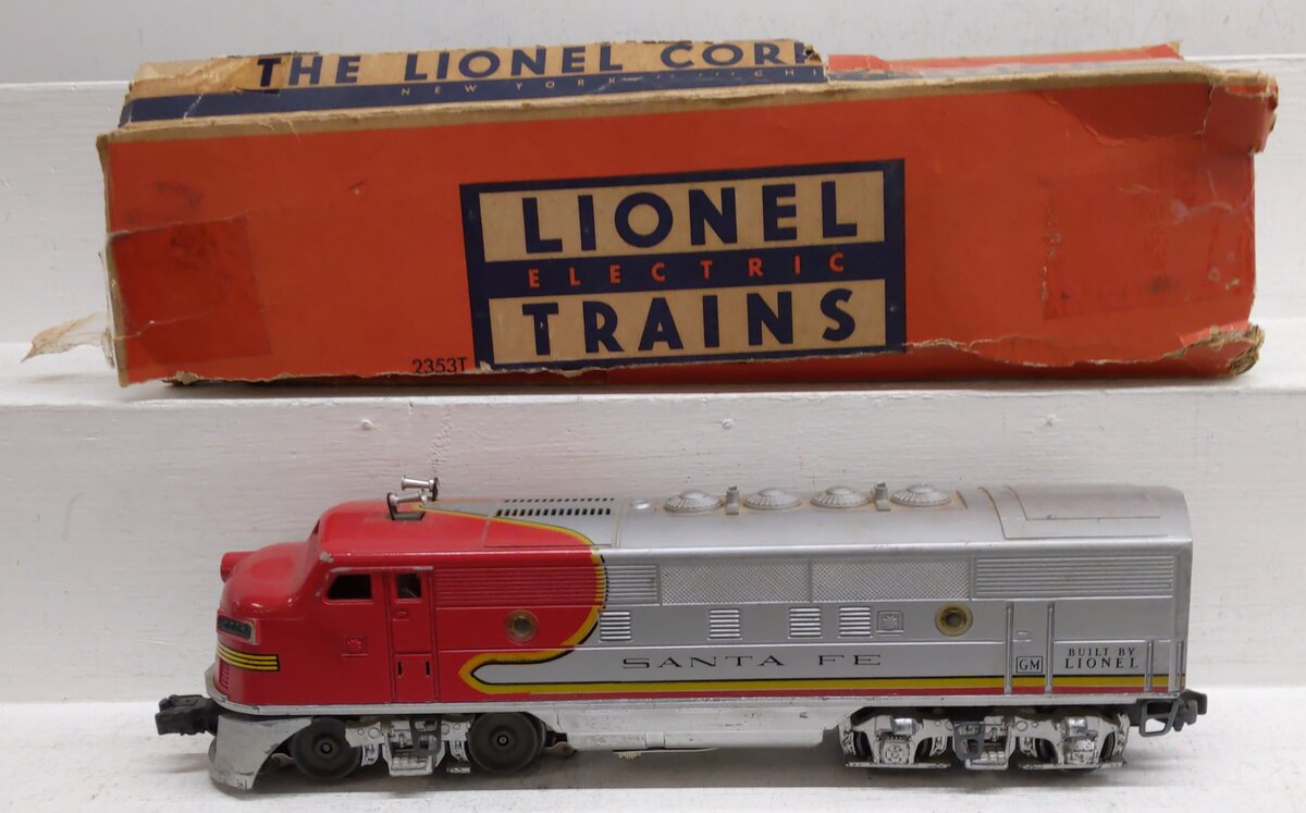 Lionel 2353 Vintage O Santa Fe F-3  Dummy Diesel Locomotive VG/Box
