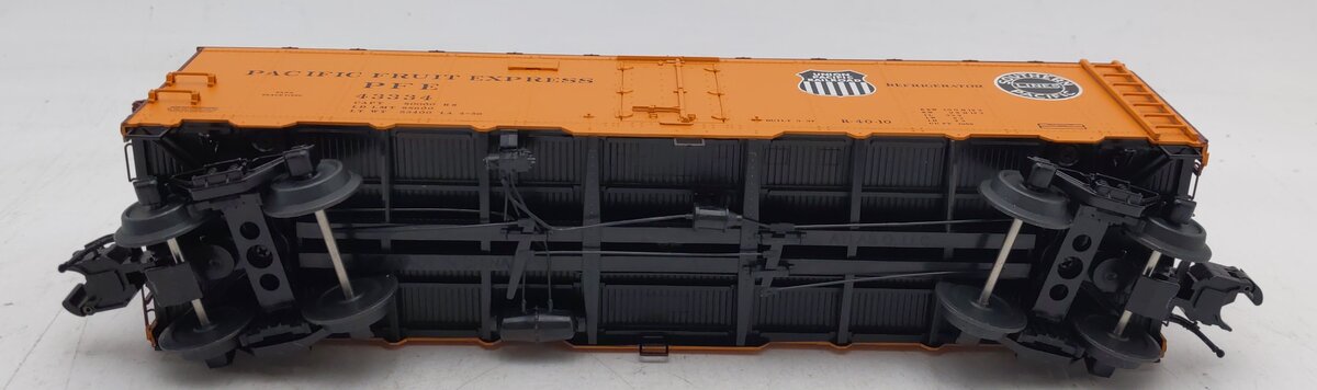 Atlas 3004905-3O Scale 2-Rail PFE Pacific Fruit Express 40' Steel Reefer #43334 LN/Box
