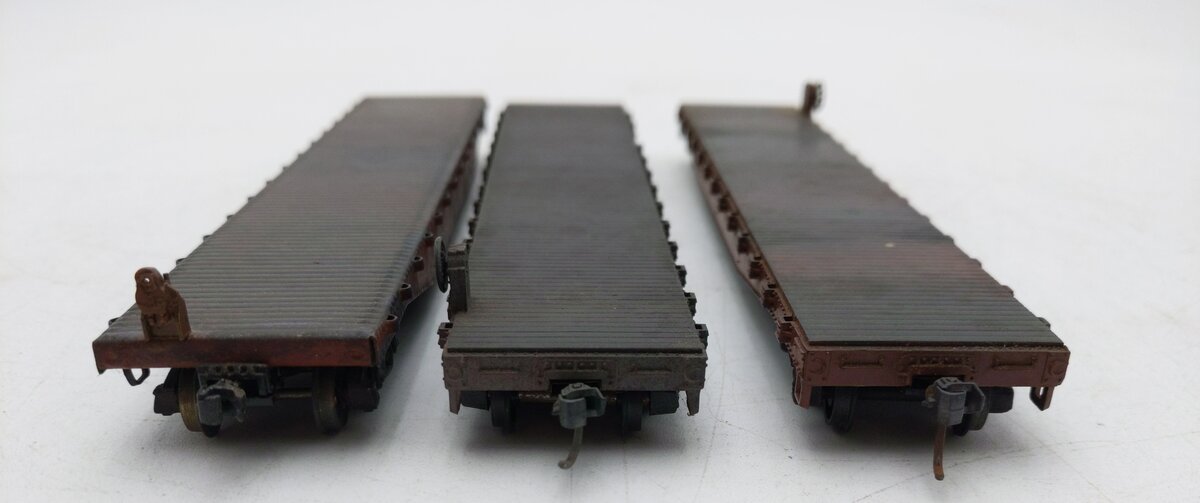 Generic HO Scale PRR & ATSF Flatcars #25 #923302 #47046 Weathered [3]