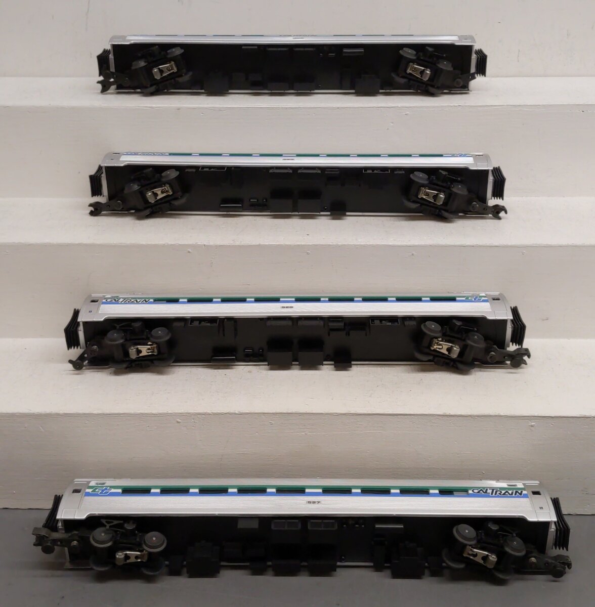MTH 20-6521 O Gauge Cal Train Amfleet Passenger Car Set (Set of 4) VG