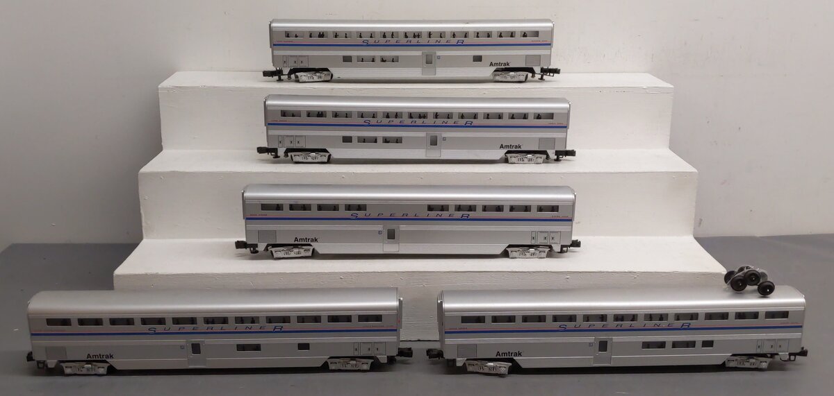 Williams Reproductions O Gauge Superliner Amtrak Passenger Cars [5]