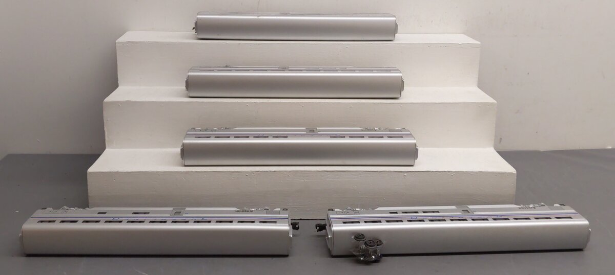 Williams Reproductions O Gauge Superliner Amtrak Passenger Cars [5]