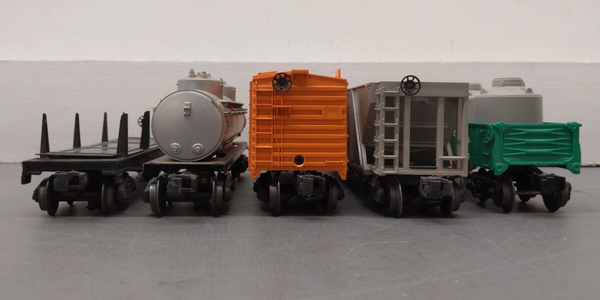 Lionel Vintage O Freight Cars: 2465, 6142, 6352, 6446-25, 3451 [5] EX