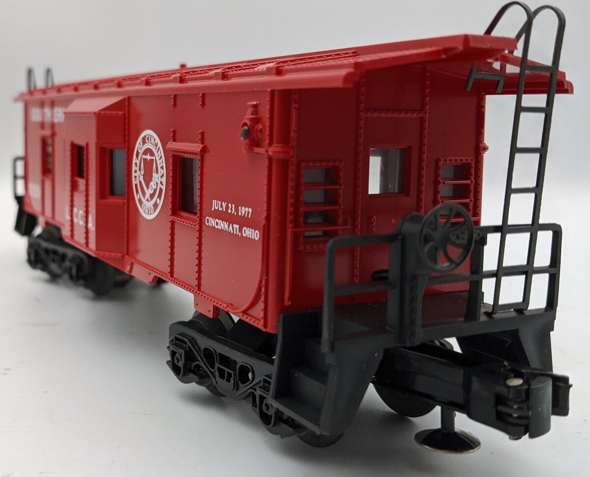 Lionel 6-9259 O Gauge Southern LCCA Bay Window Caboose NEW