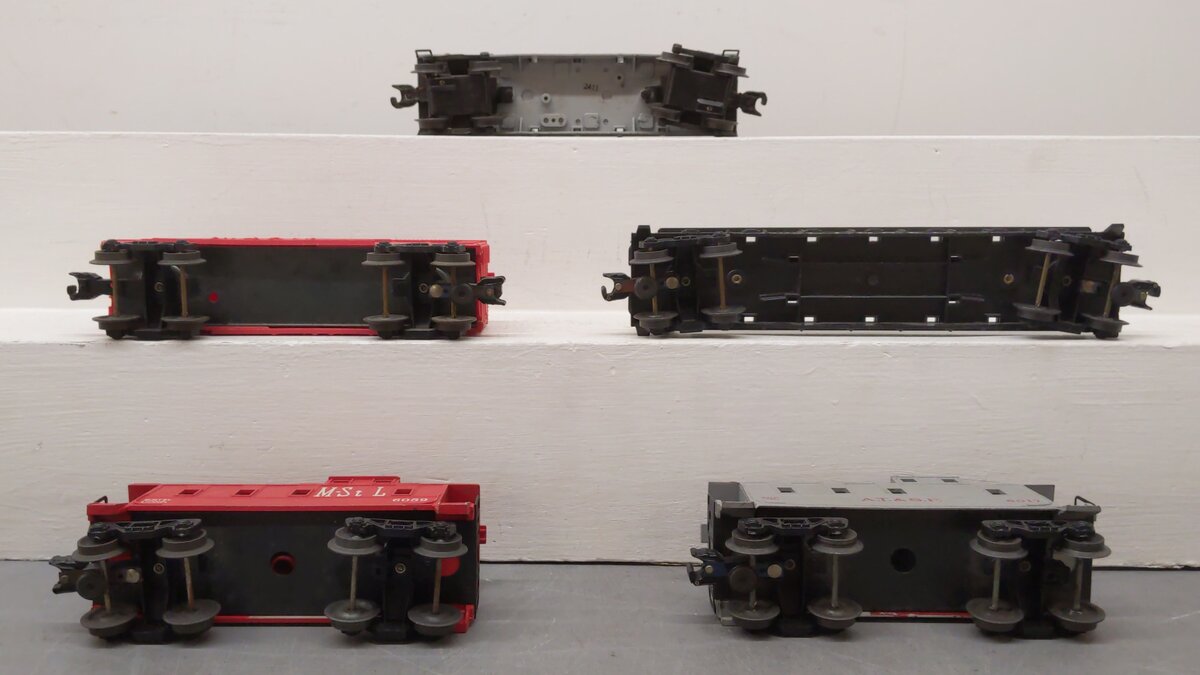 Lionel O Vintage Freight Cars: 2411, 6424, 6050, 6059, 6017 [5] VG
