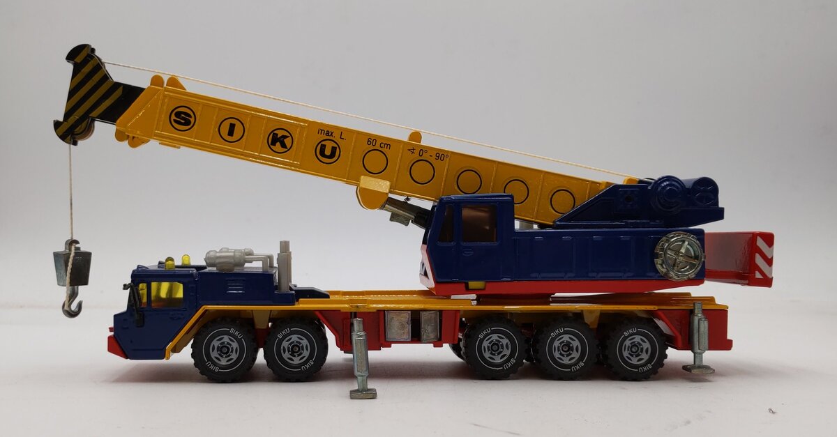 Siku 4010 1:55 Yellow Hydraulic Crane Truck NIB