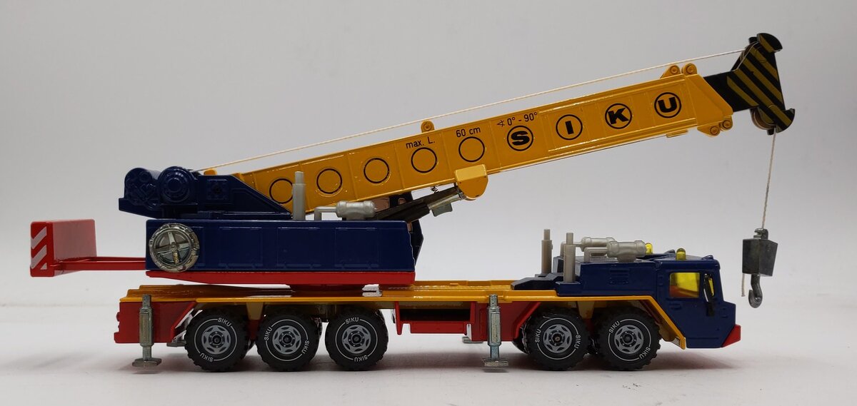 Siku 4010 1:55 Yellow Hydraulic Crane Truck NIB