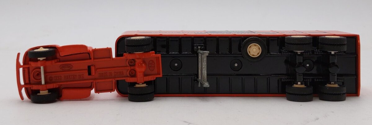 AHL L55402 1:64 Genuine Ford PartsTractor W/Trailer NIB