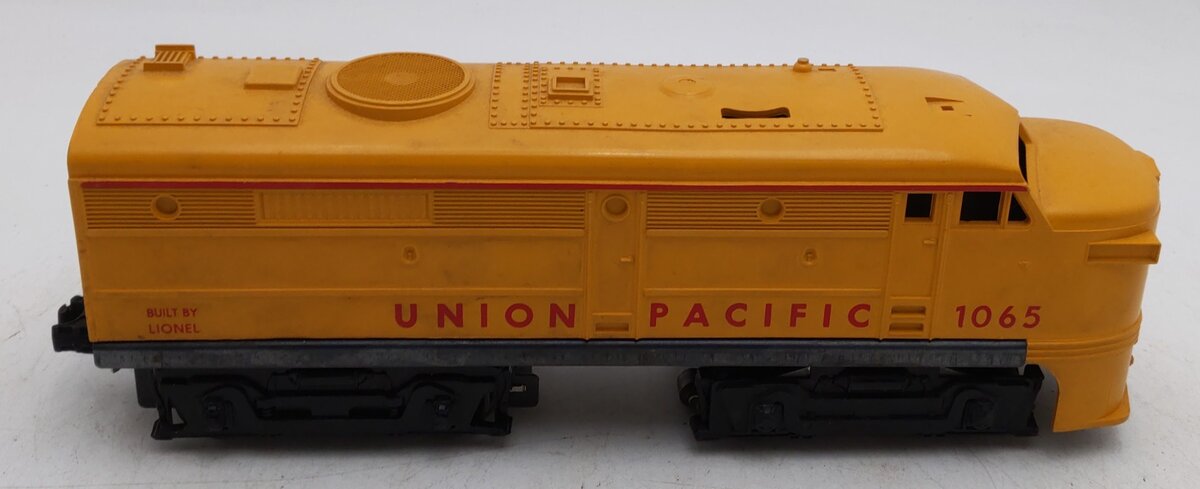 Lionel 1065 Vintage O Union Pacific Alco A Powered Diesel Locomotive VG
