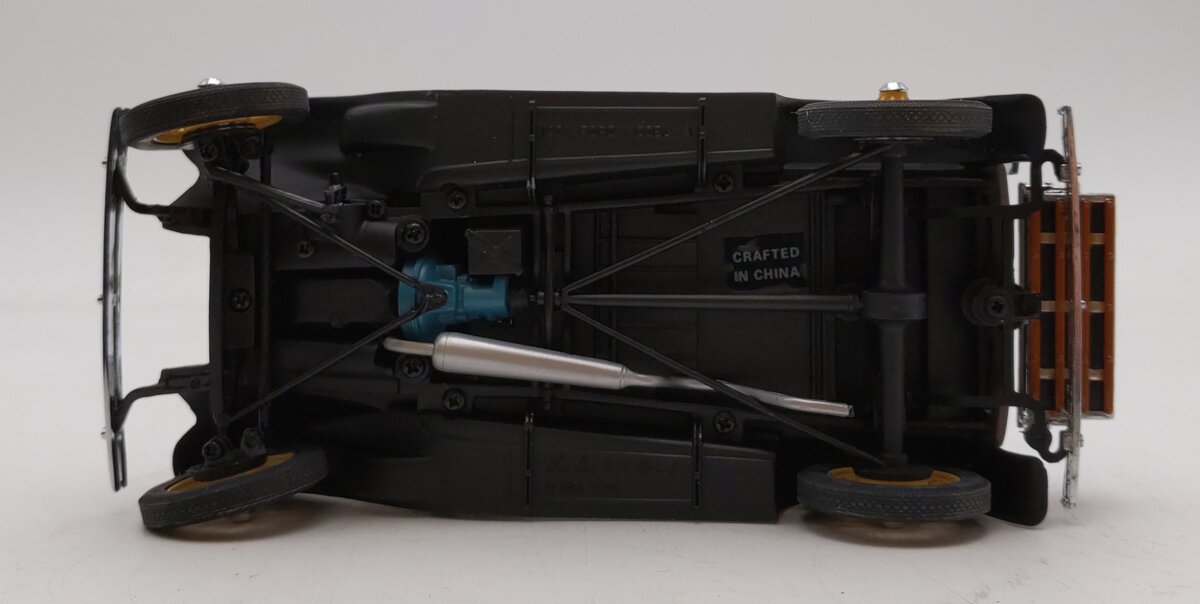 Danbury Mint 1:24 Scale 1931 Ford Model A Deluxe Roadster NIB