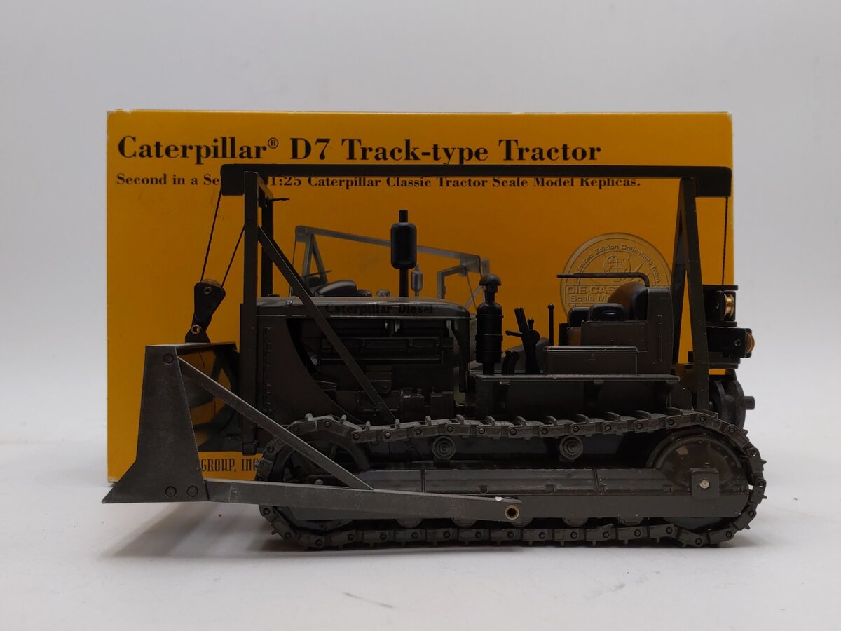 Caterpillar 02727 1:25 Scale Caterpillar D7 Cable Dozer NIB