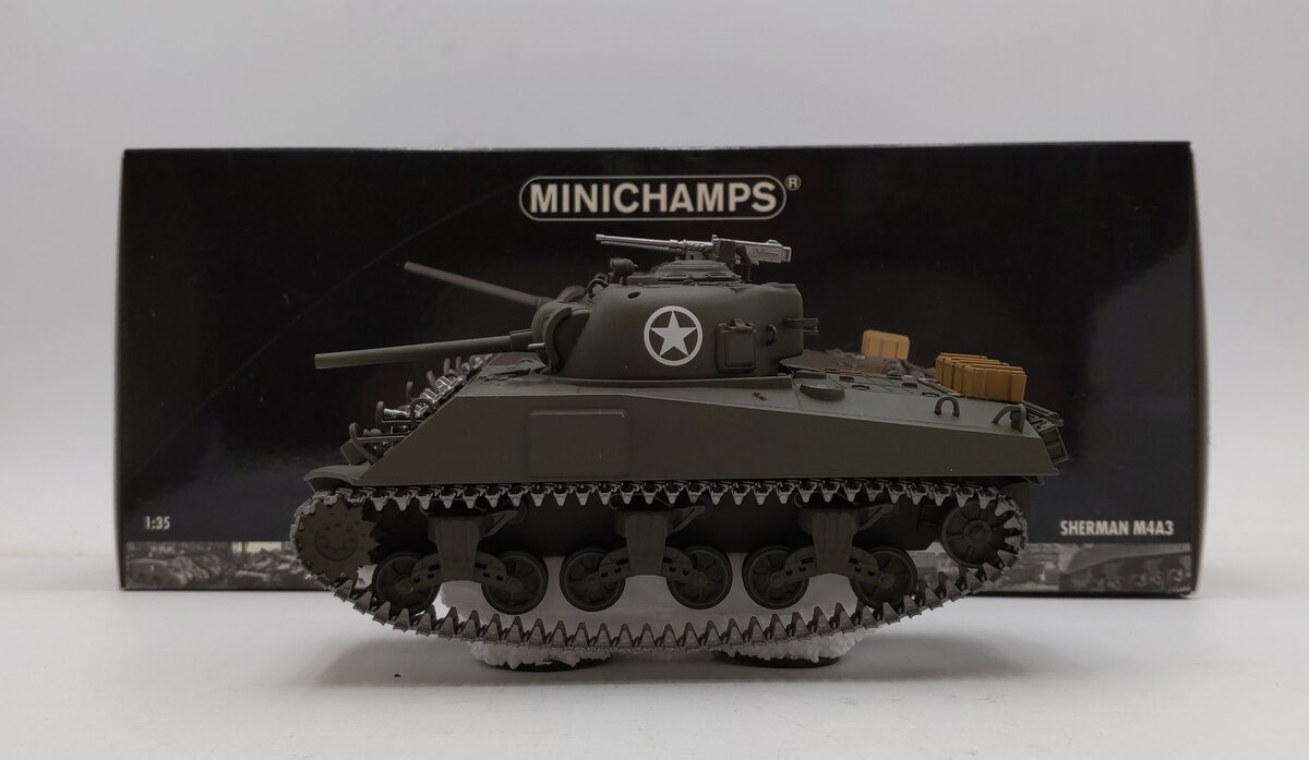 Minichamps 1:35 scale Sherman M4A3 US Military Tank NIB