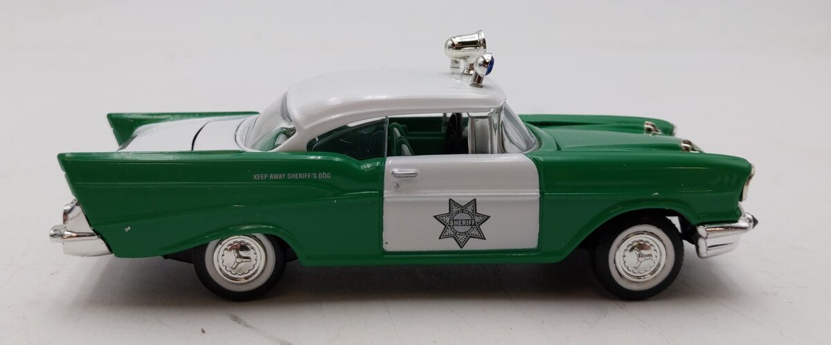 Corgi Classics 1:43 Scale 51301 San Diego Chevrolet Sheriff's Car NIB
