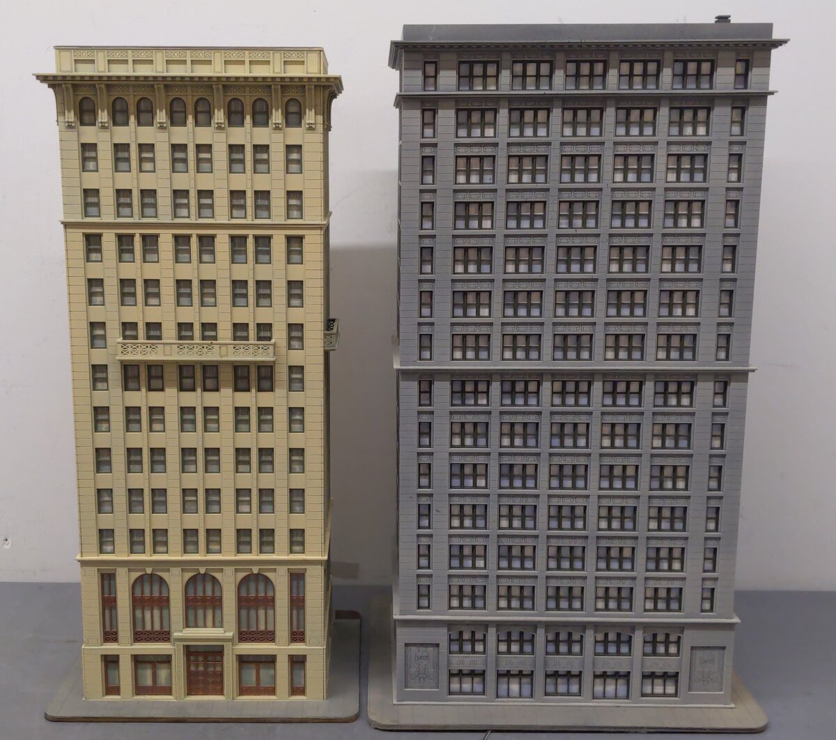 O Gauge Assorted Tall Buildings [2] VG