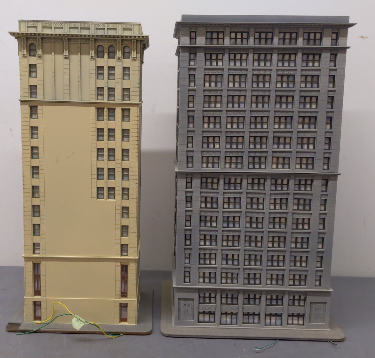 O Gauge Assorted Tall Buildings [2] VG