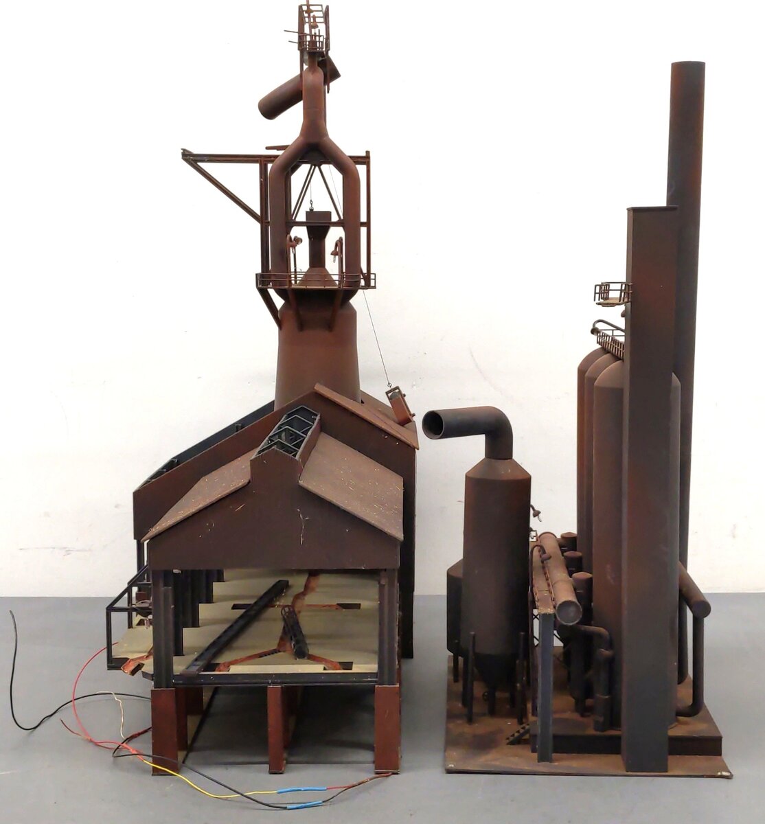 Walthers 933-3054 HO Scale Blast Furnace Structure Building Kit - Assembled VG